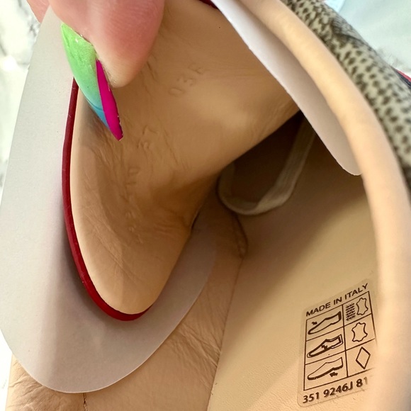 Gucci Ace GG Supreme Sneakers - Picture 7 of 9